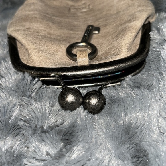 Fossil Elephant Key-Per Kiss Lock Coin Purse - Picture 6 of 9